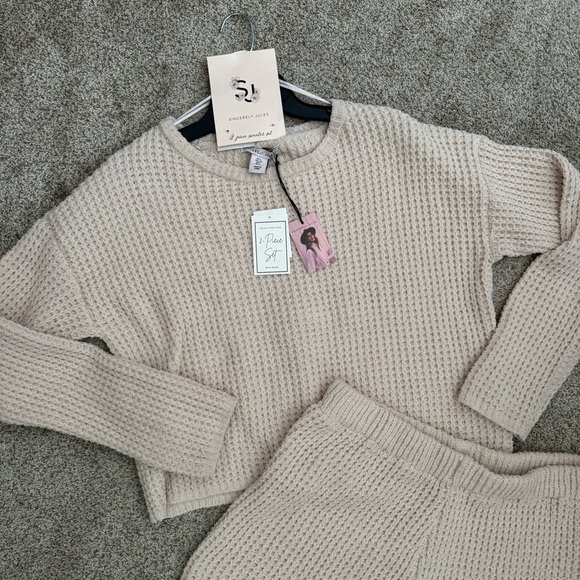 Chenille Loungwear Set - Picture 2 of 3